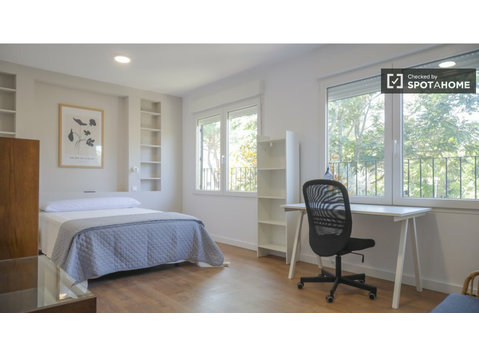 Room for rent in 8-bedroom apartment in Madrid, Madrid - De inchiriat