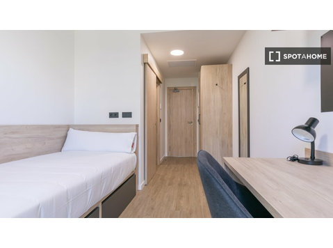 Zimmer zu vermieten in einer Residenz in Getafe, Madrid - Zu Vermieten