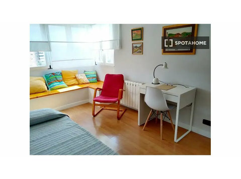 Chambre à louer dans un appartement partagé à Fuencarral-El… - À louer
