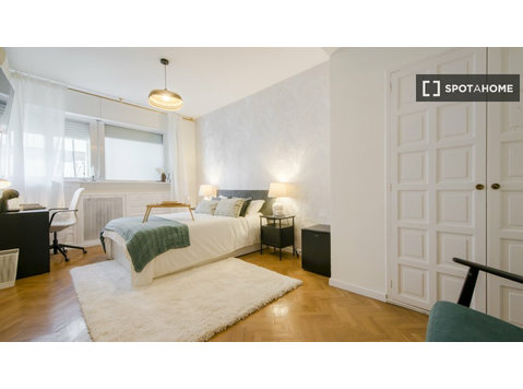 Zimmer in Wohngemeinschaft zu vermieten in Cuatro Caminos,… - Zu Vermieten