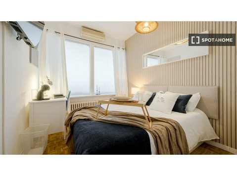Zimmer in Wohngemeinschaft zu vermieten in Cuatro Caminos,… - Zu Vermieten