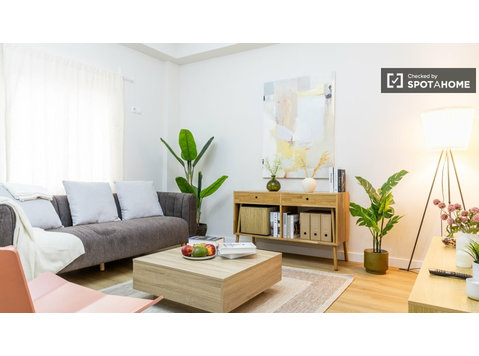 Chambre en colocation à louer, Palos de Moguer, Madrid - À louer