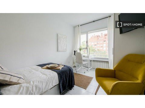 Zimmer in Wohngemeinschaft zu vermieten in Almenara, Madrid - Zu Vermieten
