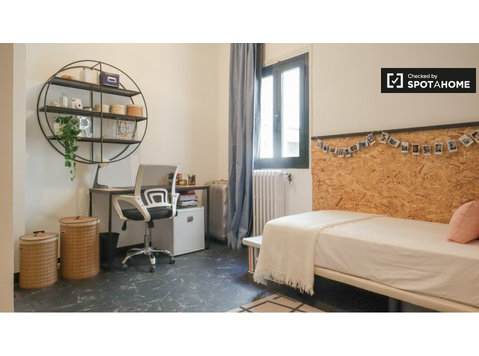 Room in student residence in madrid - For Rent