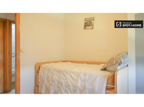 Rooms for rent in 4-bedroom apartment in Getafe - Za iznajmljivanje