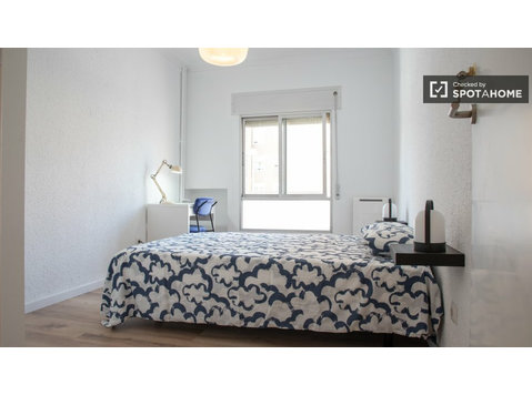 Quartos para alugar em apartamento de 4 quartos em Madrid - Aluguel