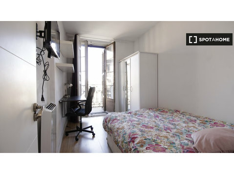 Alquiler de habitaciones en piso de 6 habitaciones Madrid - Alquiler