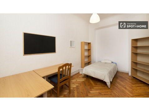 Zimmer zu vermieten in einer Wohngemeinschaft in Malasaña -… - Zu Vermieten