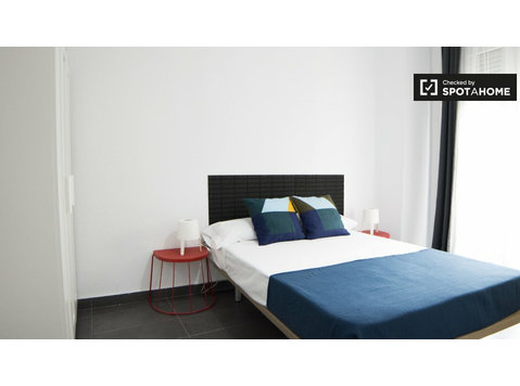 Sonniges Zimmer zu vermieten in Madrid Centro - Zu Vermieten