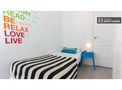 Camera accogliente in appartamento condiviso a Cuatro… - In Affitto