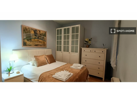1-pokojowe mieszkanie do wynajęcia w Pacífico w Madrycie - Mieszkanie