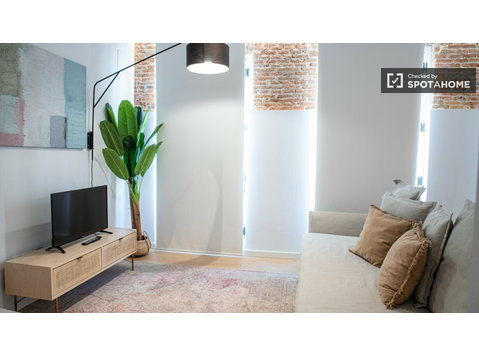 Apartamento de 1 quarto para alugar em movimentada La Latina - Apartamentos