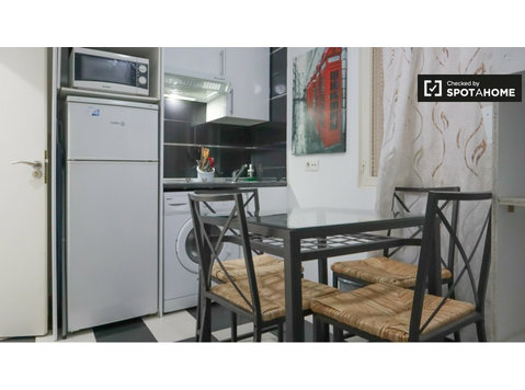 2 Bedroom Apartment for rent in Madrid - Apartamente