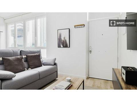 Madrid, Castilla'da kiralık 2 yatak odalı daire. - Apartman Daireleri