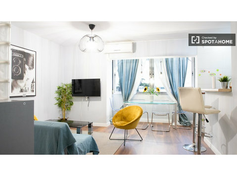 2-pokojowe mieszkanie do wynajęcia w Comillas w Madrycie - Mieszkanie