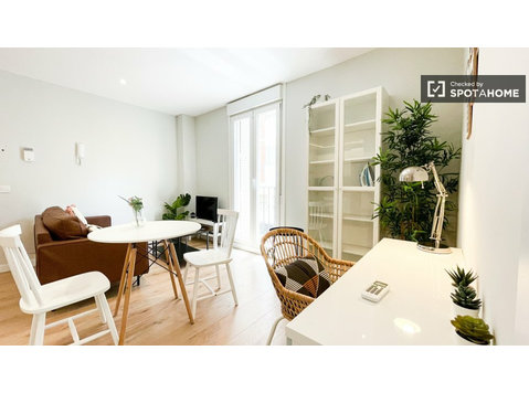2-bedroom apartment for rent in Cuatro Caminos, Madrid - アパート