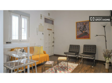 Mieszkanie z 2 sypialniami do wynajęcia na Ibizie w Madrycie - Mieszkanie