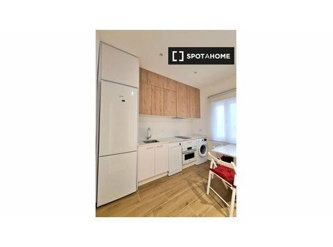 2-bedroom apartment for rent in Madrid - Lakások