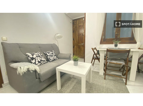 2-bedroom apartment for rent in Madrid - Apartments
