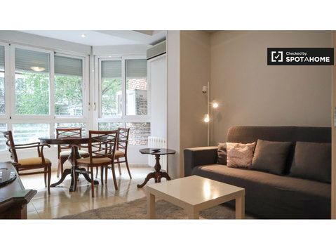 2 bedroom apartment for rent in Madrid - דירות