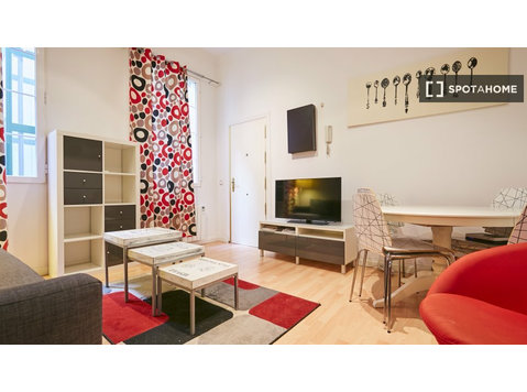 Apartamento de 2 dormitorios en alquiler en Malasaña, Madrid - Pisos