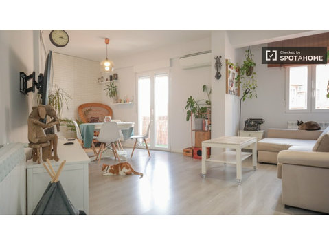2-bedroom apartment for rent in Numancia, Madrid - アパート