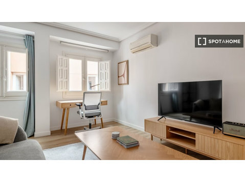 2-bedroom apartment for rent in Recoletos, Madrid - アパート