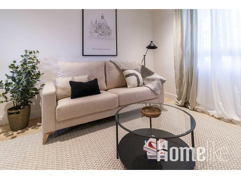 2 bedroom apartment in La Castellana - Asunnot