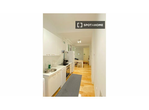 Madrid Sol'da Kiralık 3 Yatak Odalı Daire - Apartman Daireleri