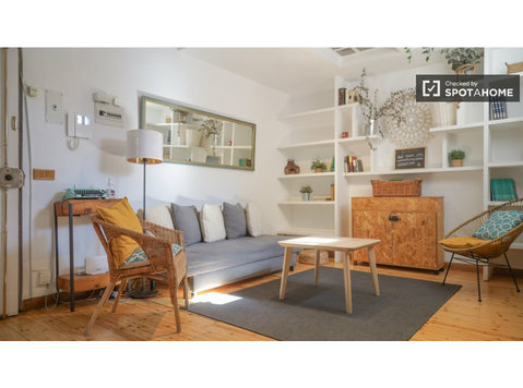 Lavapiés, Madrid'de kiralık 3 odalı daire - Apartman Daireleri