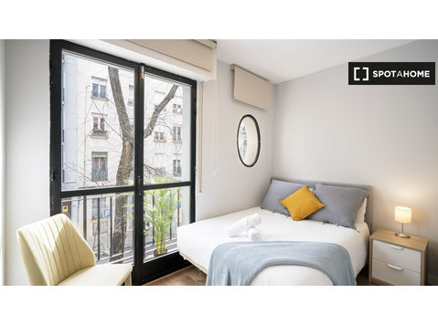 Madrid, Palos De Moguer'de kiralık 3 yatak odalı daire - Apartman Daireleri