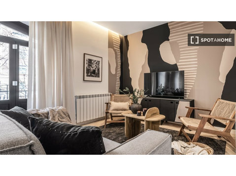 3-bedroom apartment for rent in Trafalgar, Madrid - Станови