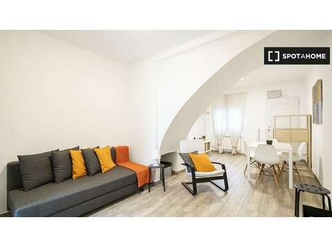 Ciudad Lineal, Madrid'de kiralık 3 yatak odalı ev - Apartman Daireleri