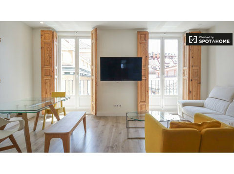 Apartamento de 4 dormitorios en alquiler en Centro, Madrid - Pisos