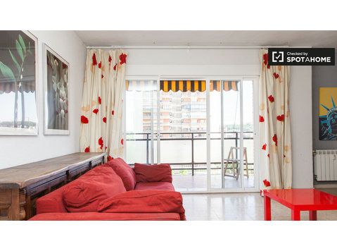 Madrid'de kiralık 4 yatak odalı daire - Apartman Daireleri
