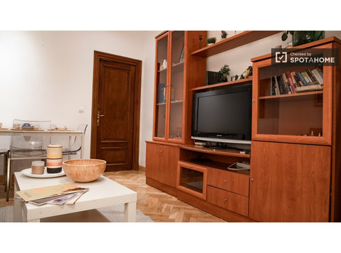 Madrid'de kiralık 4 yatak odalı daire - Apartman Daireleri
