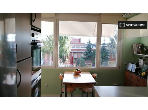 4-bedroom apartmentfor rent in Majadahonda, Madrid - Apartmány