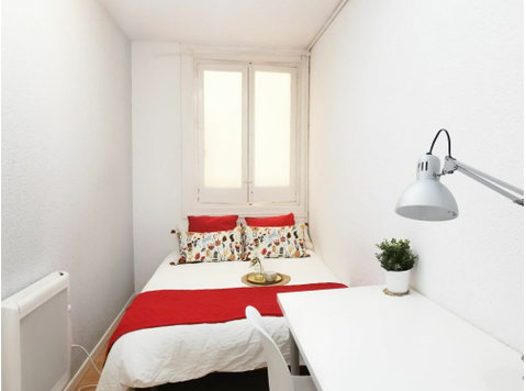 Acogedora habitación doble en Madrid - Apartments