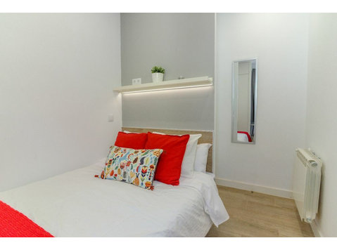 Acogedora habitación en Mesón de Paredes - Apartments
