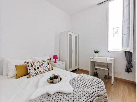 Agradable habitación en Calle Redondilla - Appartements