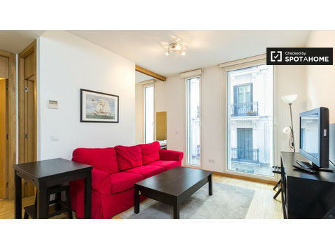 Jasne 1-pokojowe mieszkanie do wynajęcia w Madrycie - Mieszkanie
