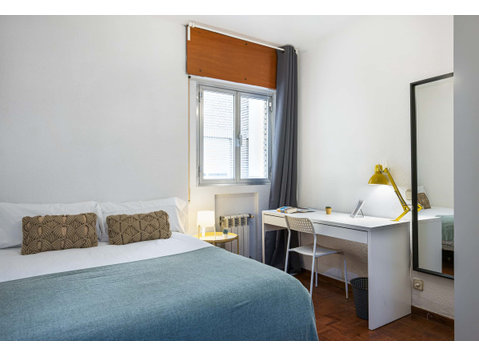 Calle de Estanislao Figueras - ETF-HAB5 - Apartments