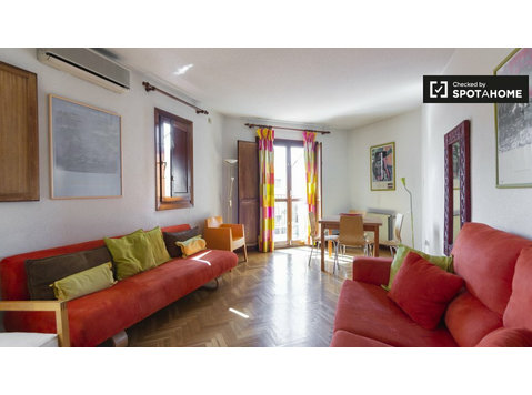 Central 1-bedroom apartment for rent in La Latina, Madrid - Apartments
