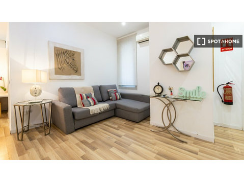 Charmant appartement de 2 chambres à louer dans le centre… - Appartements