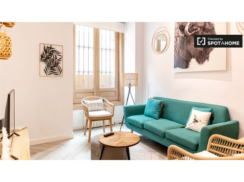Chic 2-bedroom apartment for rent in Centro, Madrid - アパート