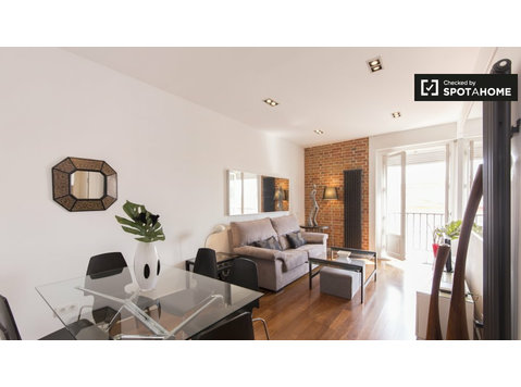 Comfortable 3-bedroom apartment for rent in Lavapies, Madrid - Apartments