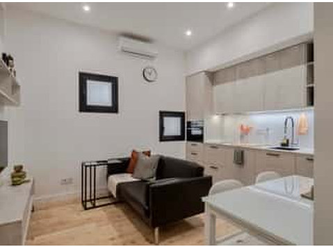 Confortable apartamento en Calle Fuencarral - 	
Lägenheter