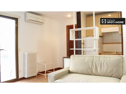 Cosy 1-bedroom apartment for rent in Nueva España, Madrid - Apartments