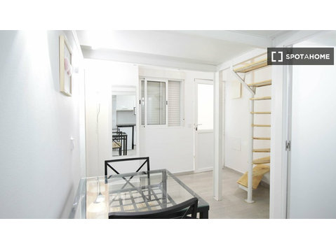 Studio duplex à louer à Usera, Madrid - Appartements