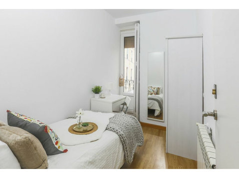 Encantadora habitación en Calle Redondilla - Apartments